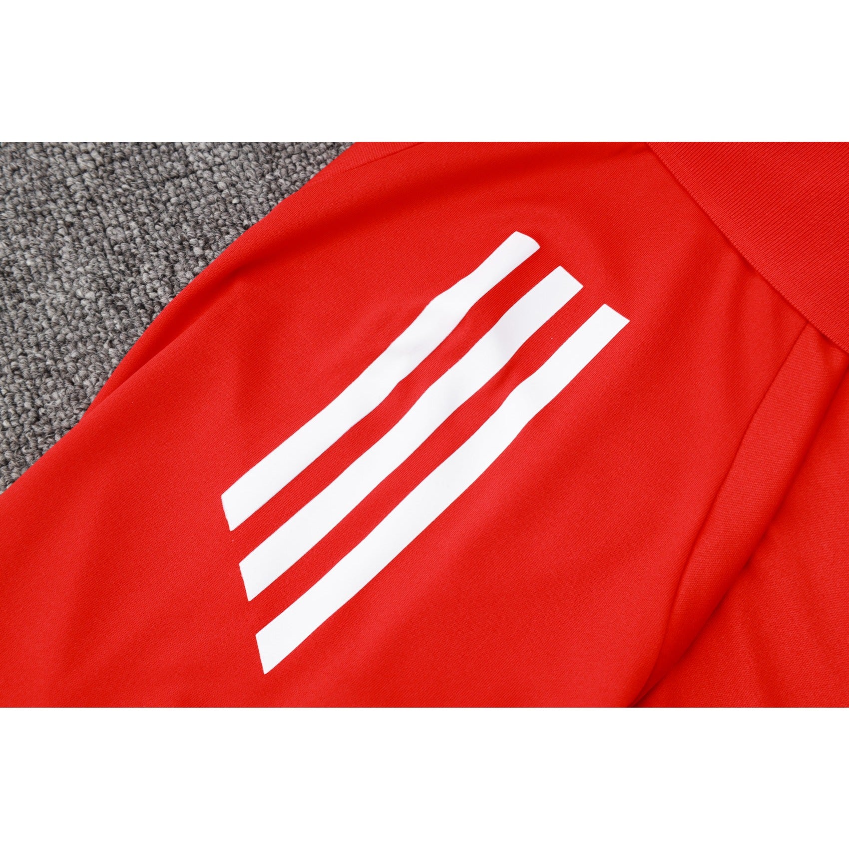 NEW MANCHESTER UNITED TRACKSUIT POLO 3º 24/25