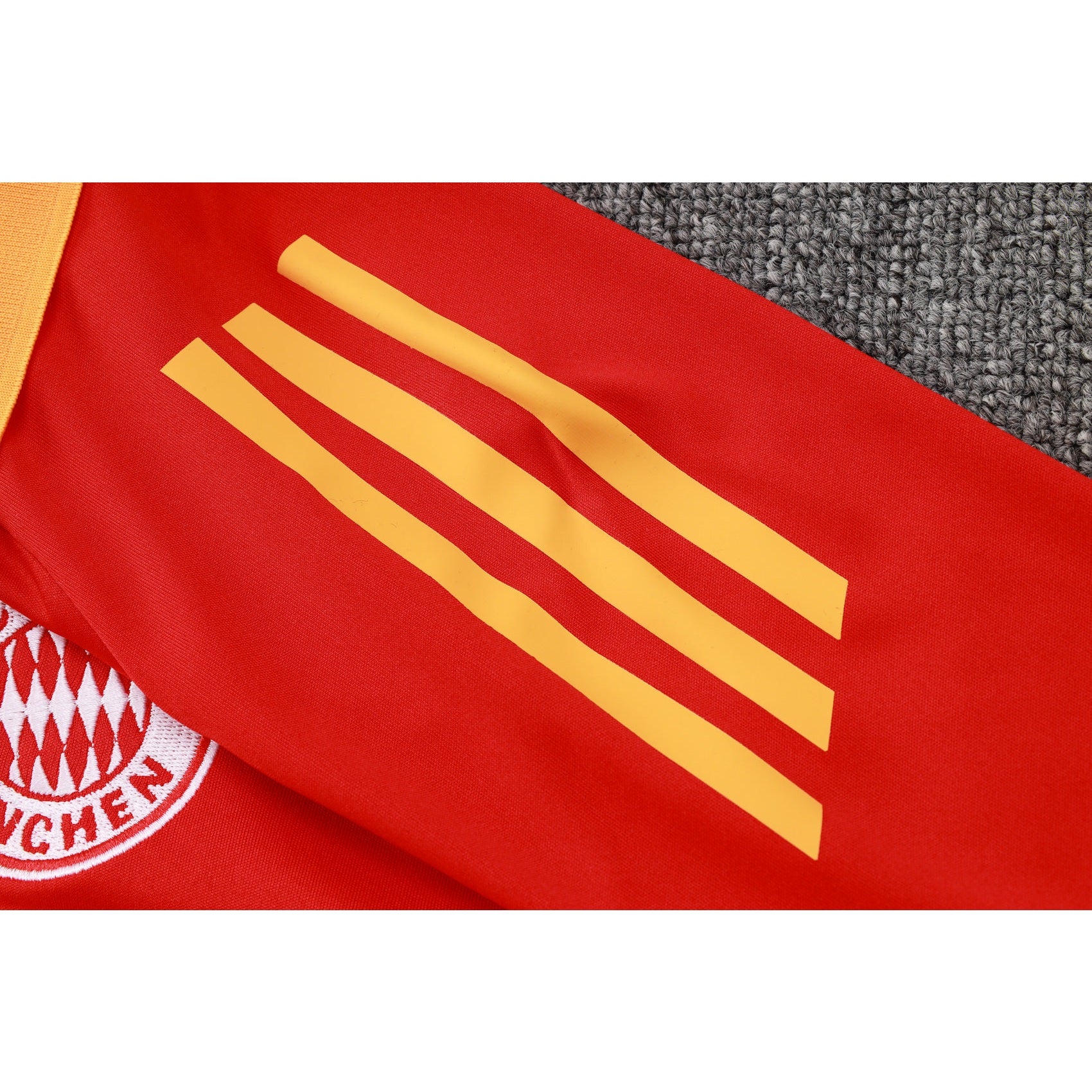 NEW BAYERN MUNICH TRACKSUIT 2º POLO 24/25