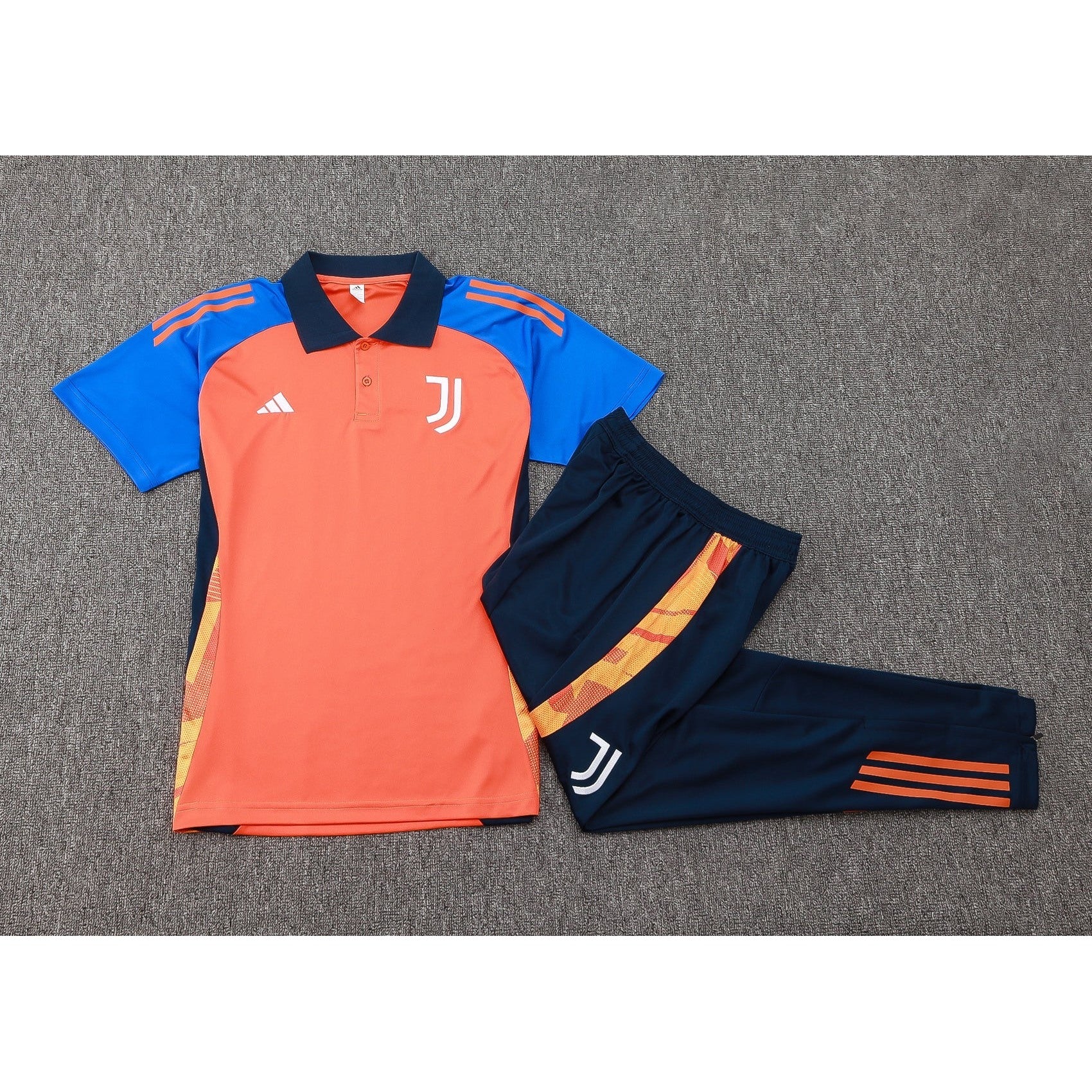 NEW JUVENTUS DE TURÍN TRACKSUIT POLO 24/25