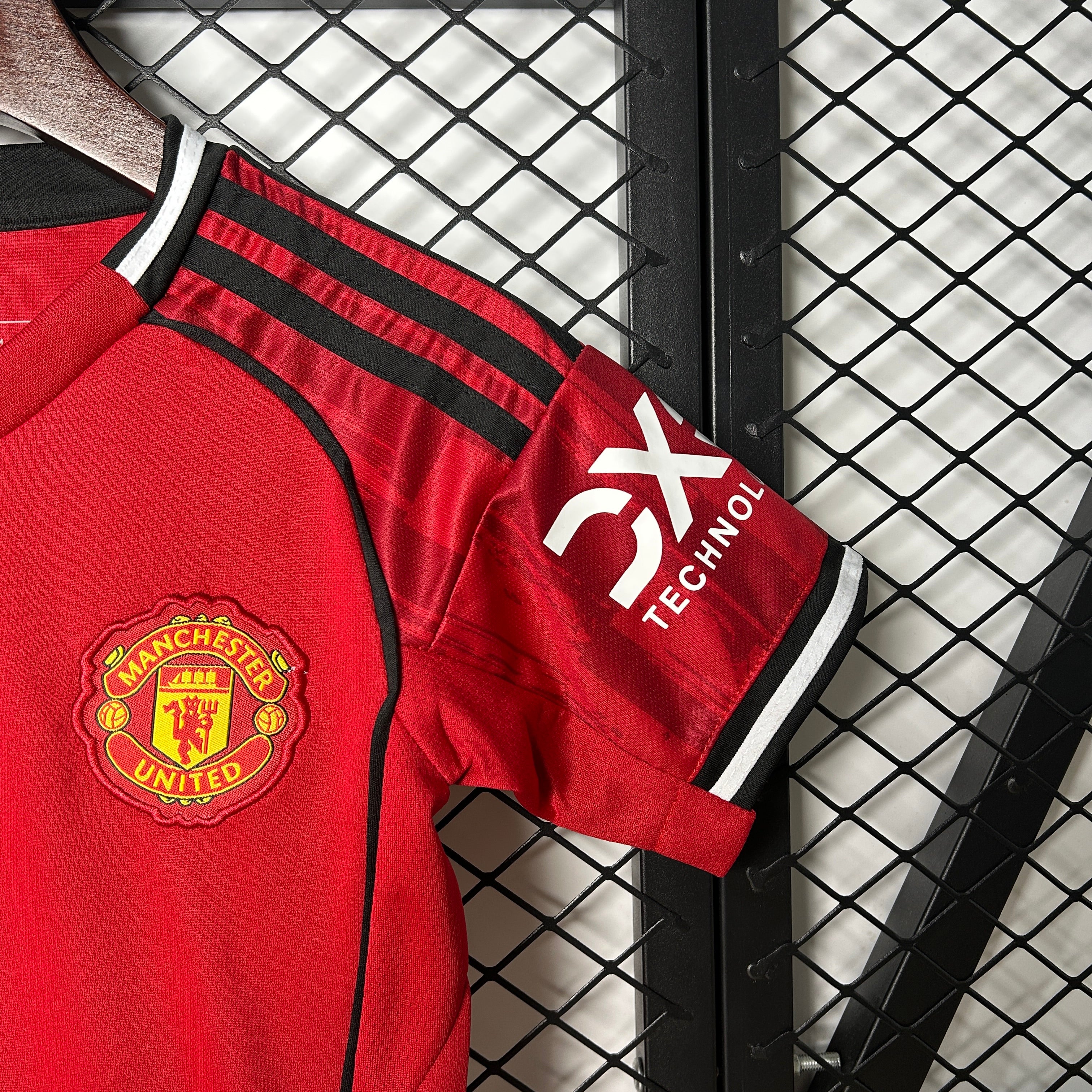 (NIÑO) CONJUNTO MANCHESTER UNITED 2025/26