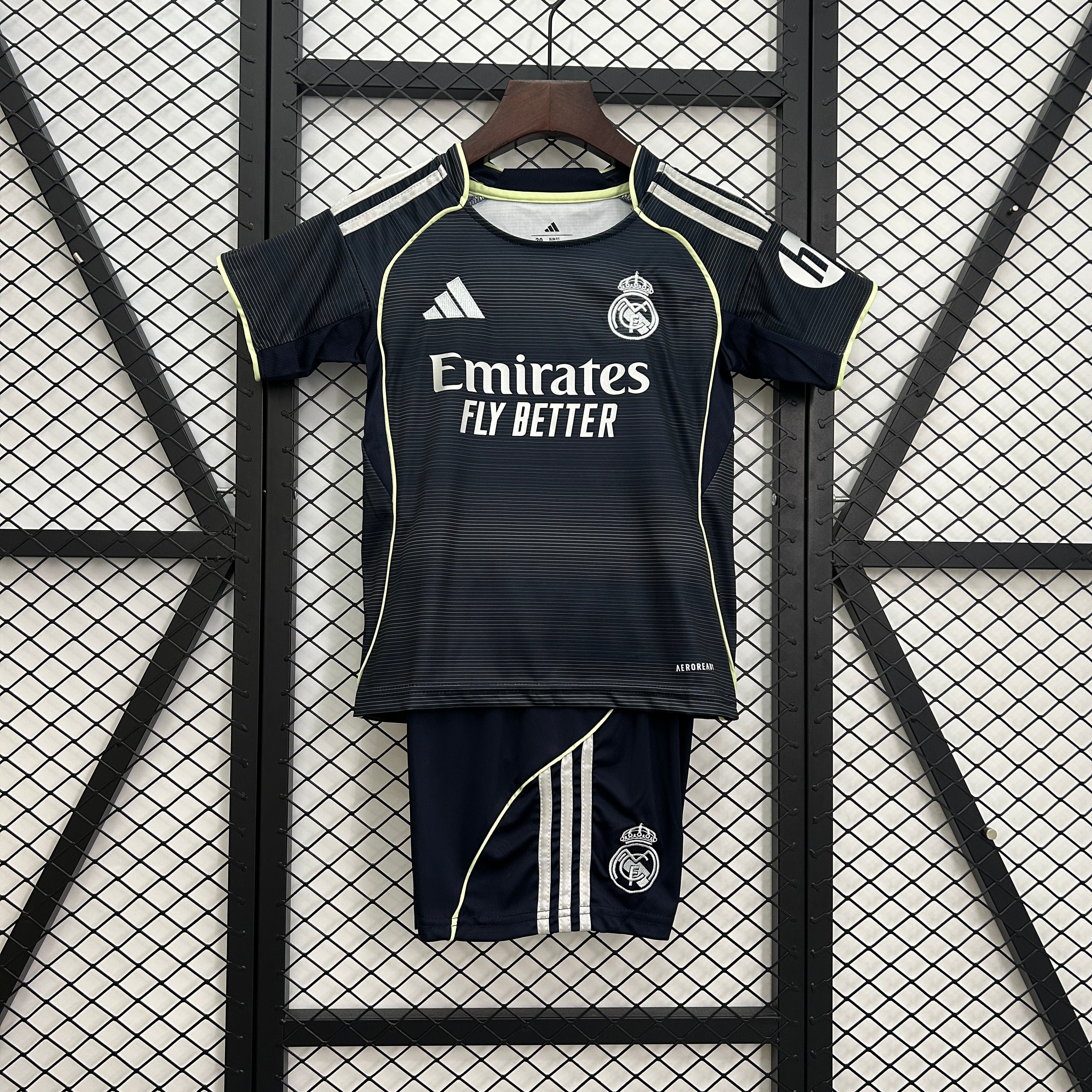 (NIÑO) CONJUNTO REAL MADRID AWAY 2025/26